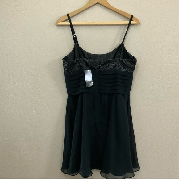 BCBGMaxAzria Black Silk Sequins Dress size 8 - Picture 4 of 10